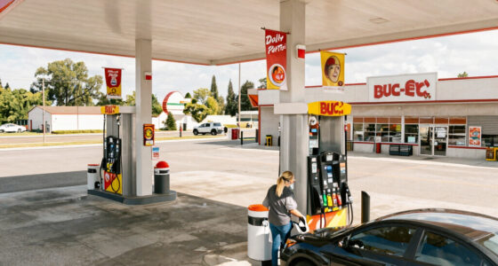 Led by Buc-ee’s and new rival Dolly Parton, America’s gas station chains are in a mega-sizing era